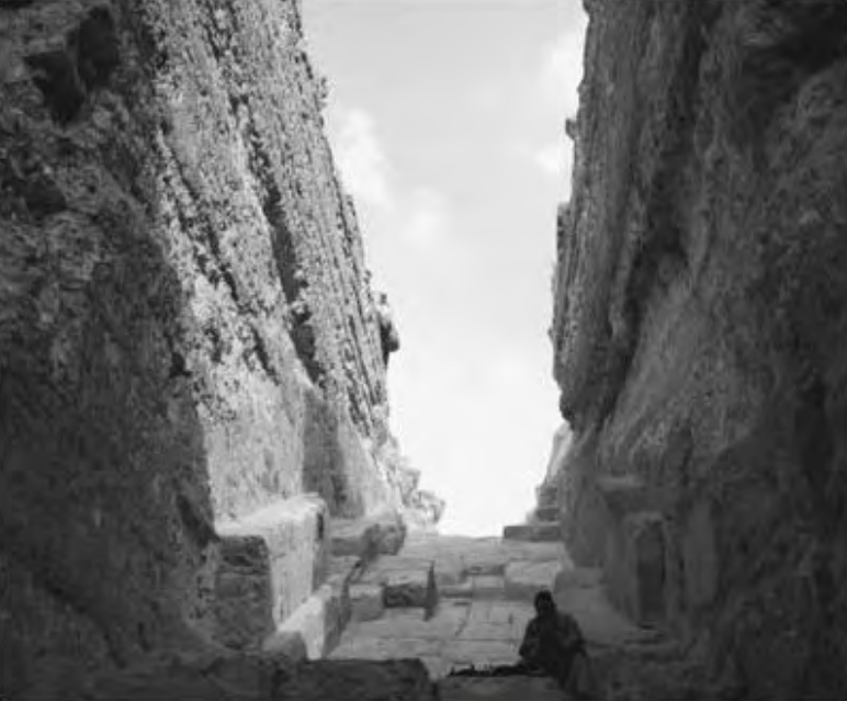Figure 10.2. The descending passageway inside the pyramid at Abu Roash