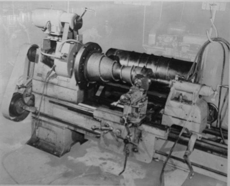 Figure 6. Horizontal engine lathe