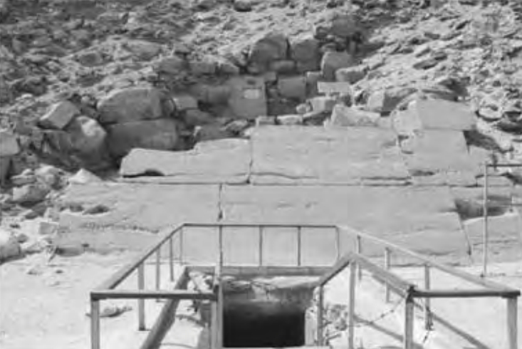 Figure 5.3. Queen Unas’s pyramid with massive casing stone